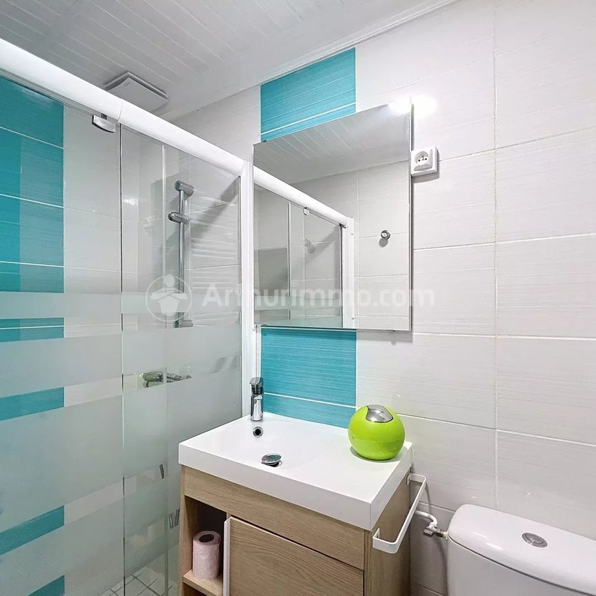 Location Maison 3 pièces 36m² LES MARTRES DE VEYRE 63730 - Photo 1