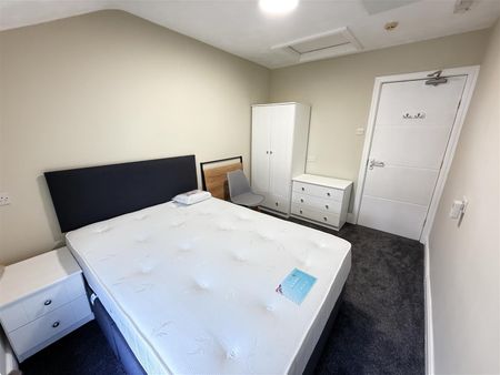 Flat C, 51 Holyhead Road - Photo 5