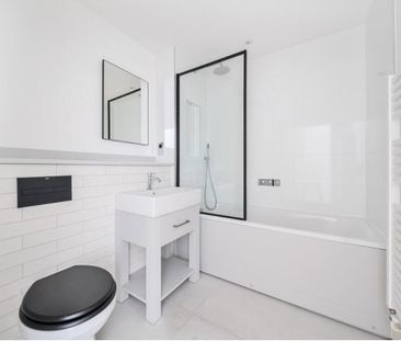 Room in a Shared Flat, Carraway Street, RG1 - Photo 4