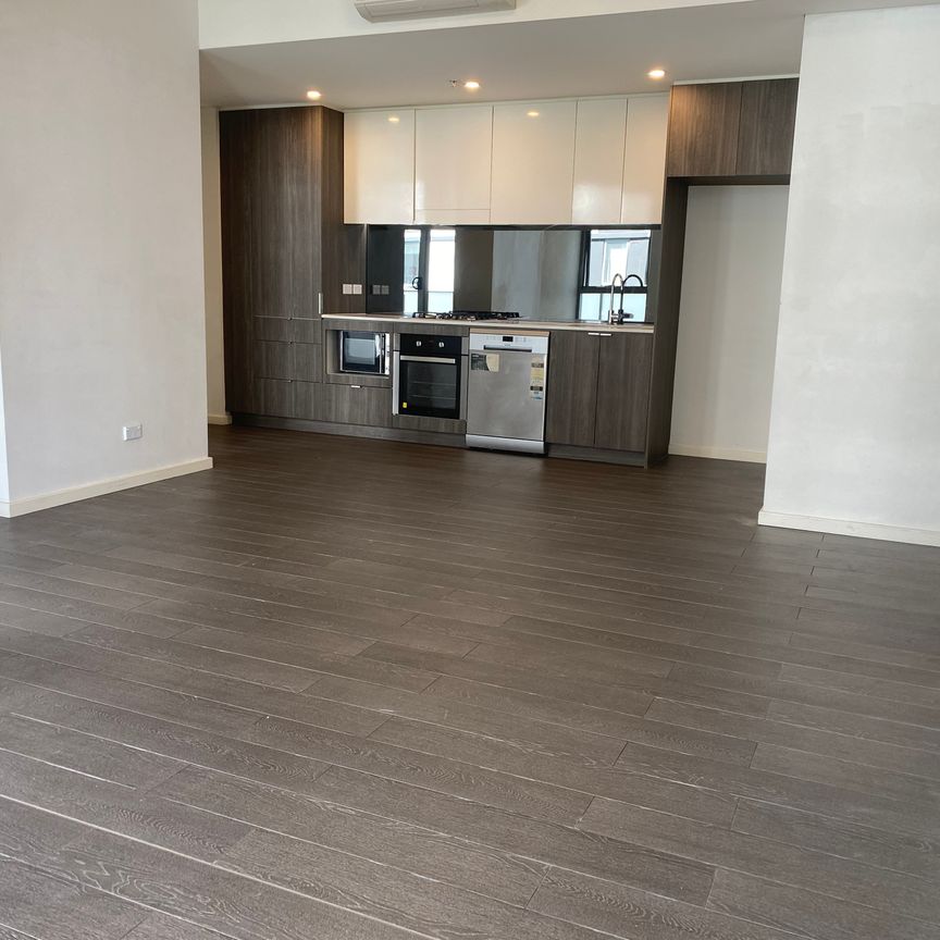 Modern two bedroom unit on 4th floor - Photo 1