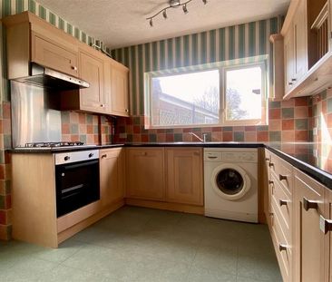 3 bedroom semi-detached house to rent - Photo 6