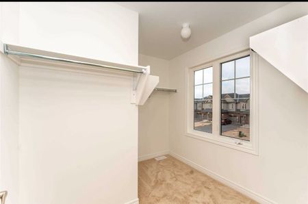 For Lease - 26 Sunflower Place, Welland, Ontario - Photo 5