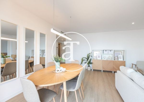 4 bedroom apartment for rent with 2 bathrooms near the beach