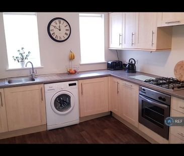 3 bedroom flat to rent - Photo 6