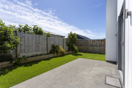 Modern three bedroom home in Halswell! - Photo 4