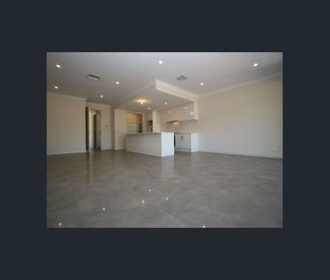 Perfectly position courtyard home in Prospect! - Photo 2