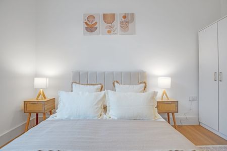 4 Bed Flat, Old Kent Road, SE1 - Photo 4