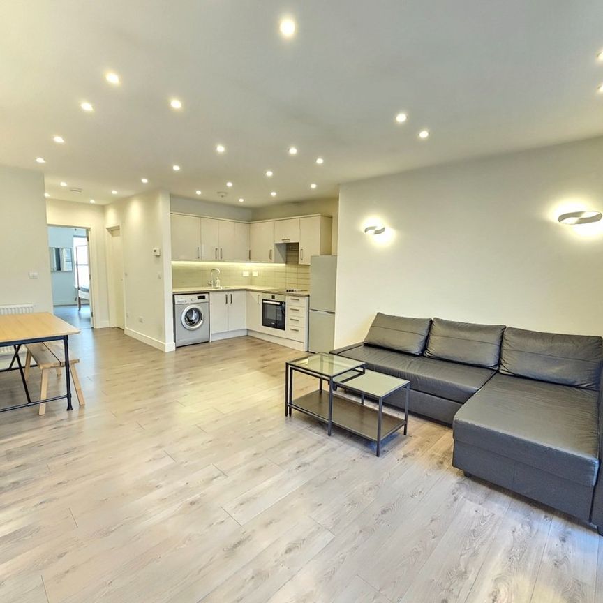 1 Bed Flat, Gould Terrace, E8 - Photo 1