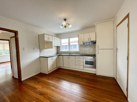 Unit 1, 5 Ti Rakau Drive, Pakuranga, Auckland - Photo 2