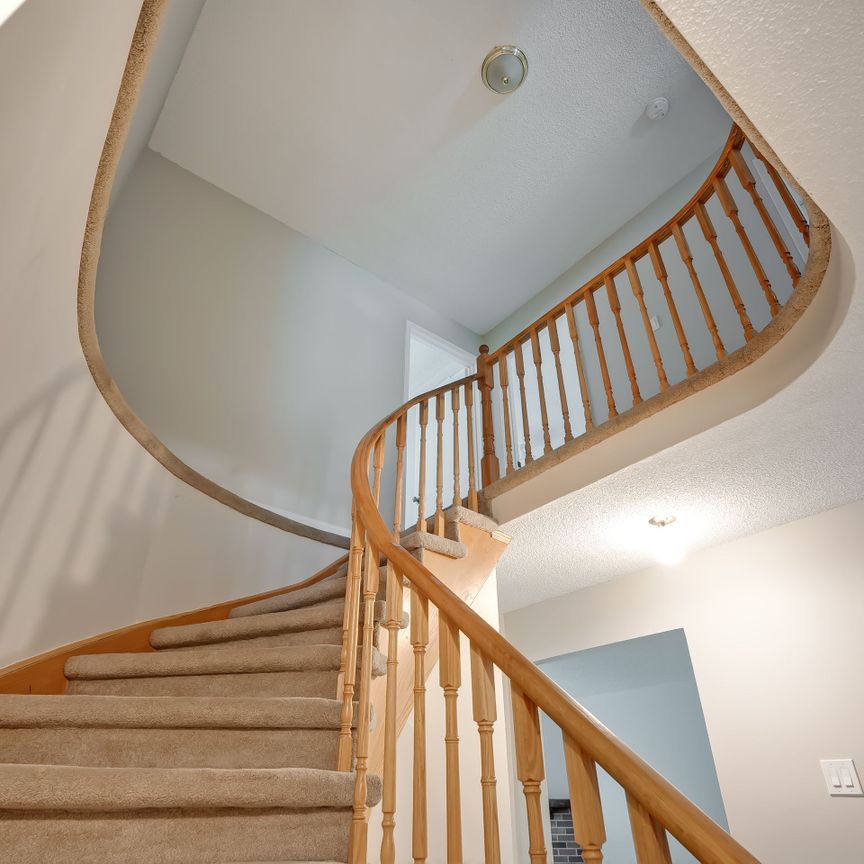 For Lease - 265 Mississaga Street, Oakville, Ontario - Photo 1
