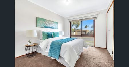 Light-Filled Living in a Peaceful Epping Pocket - Photo 3