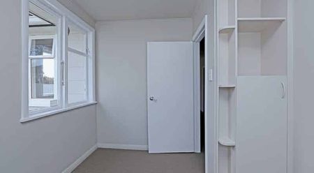 3 bedroom home in Akina - Photo 5