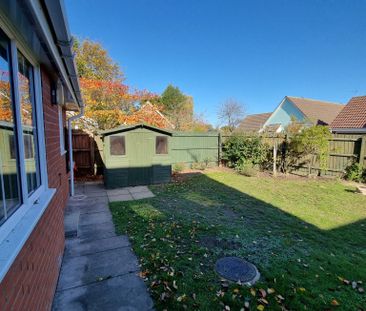 Detached 3-bed bungalow in Wenhaston, with garage near Southwold &H... - Photo 6