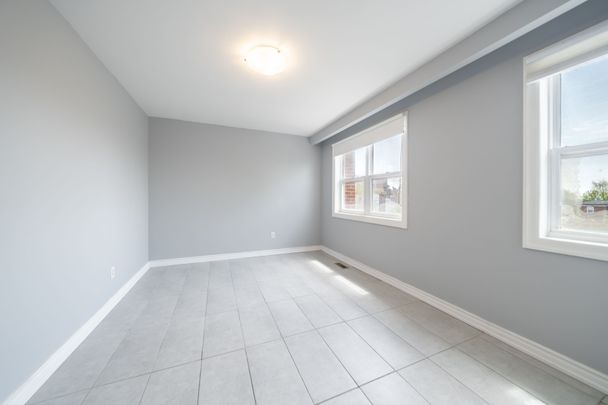 For Lease - 35A Bowie Avenue Unit# Upper, Toronto, Ontario - Photo 1