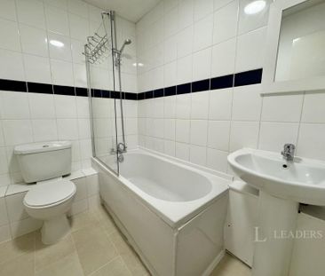 2 bedroom house to rent Beech Road, Horsham, RH12 - Photo 5