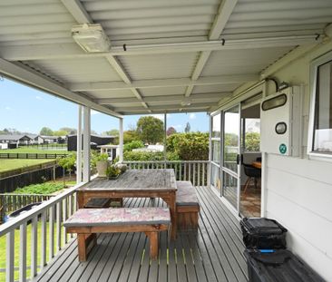 This modern four-bedroom, two-bathroom home offers the perfect blen... - Photo 3