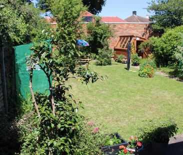 2 bedroom semi-detached bungalow to rent - Photo 4