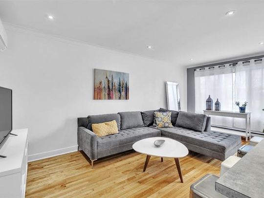 2050 Boul. de la Côte Vertu - Photo 1