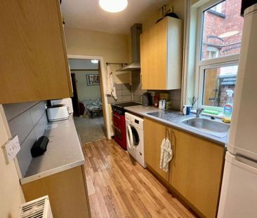 3 bedroom terraced house to rent - Photo 4