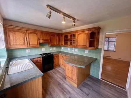 3 bedroom semi-detached house to rent - Photo 5