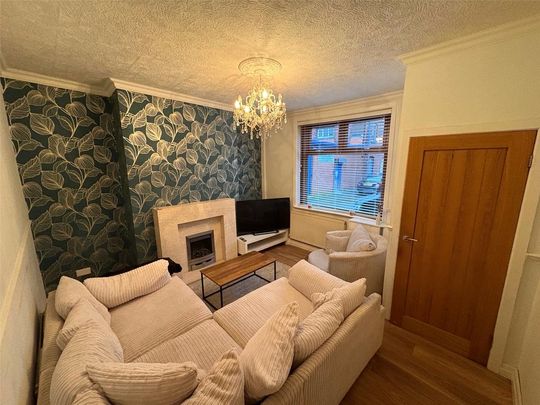 2 bedroom end of terrace house to rent - Photo 1