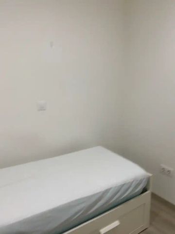 Piso de alquiler en Calle Geranio, Cruz Roja - Photo 2