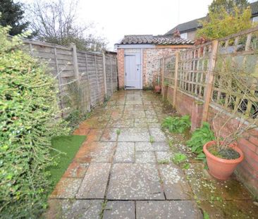 2 bedroom end of terrace house to rent - Photo 5