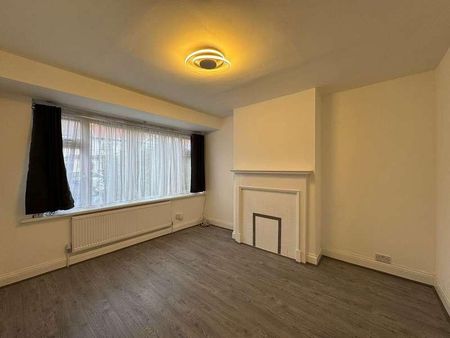 Launceston Gardens, Greenford, UB6 - Photo 3