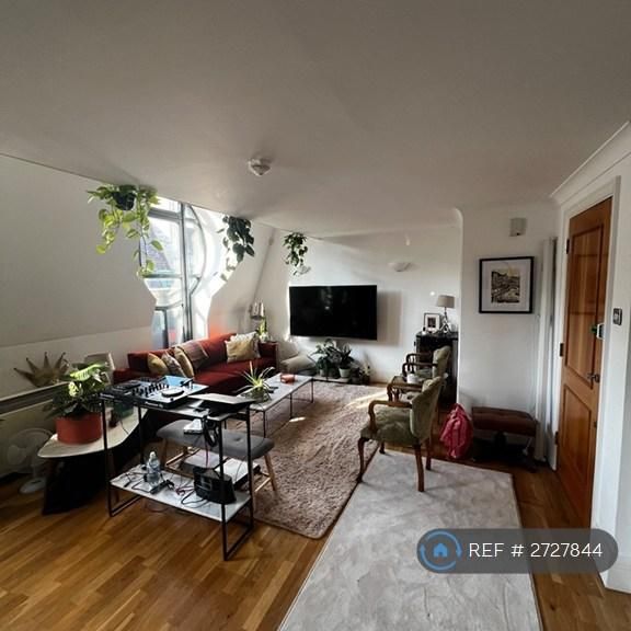 1 bedroom in a flat share to rent - Photo 1