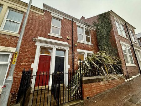 3 bedroom flat to rent - Photo 5