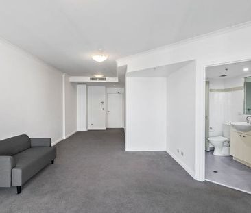 Beautifully positioned in the heart of Chatswood City - Photo 6
