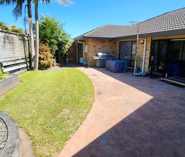 8 Frank Frethey Place, Highlands Park, New Plymouth - Photo 1