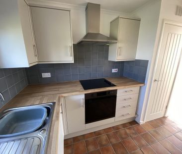 2 bedroom detached bungalow to rent - Photo 1