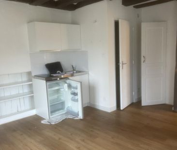 TOURS PLACE CHATEAUNEUF - HYPER CENTRE VILLE - STUDIO DE CHARME - Photo 2