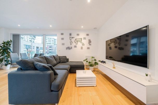 West Parkside, London, SE10 - Photo 1