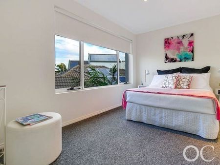 Open the Door To Marina-Side Luxury - Photo 2