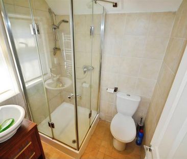 3 bedroom semi-detached house to rent - Photo 6