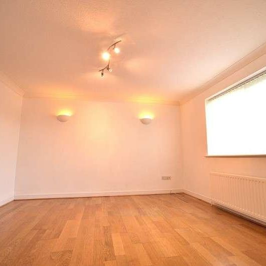 Old Milton Road, New Milton, Hampshire, BH25 - Photo 1