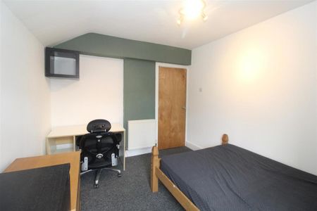 4 bedroom house to rent - Photo 2