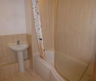 Duke Court, Pontes Avenue, Hounslow, TW3 - Photo 2