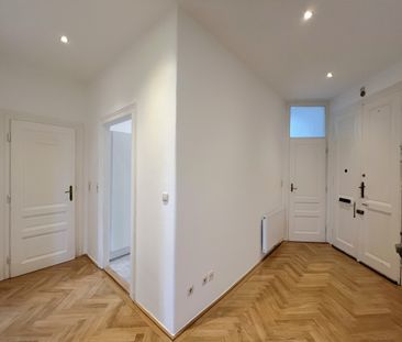 Sanierte 2-Zimmer-Altbauwohnung mit Mini-Balkon - Photo 3