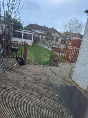 1 bedroom in a house share to rent - Photo 1