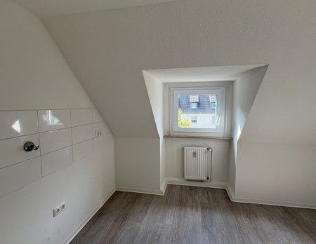 Zentral gelegene 4,5 Raum Wohnung sucht neue Familie! - Photo 1