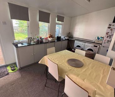 3 bedroom terraced house to rent - Photo 5