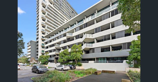 Convenient location modern 1 bedroom - Photo 1