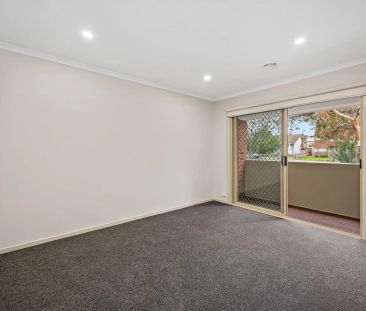 Exquisite Two-Storey Townhouse - Photo 1