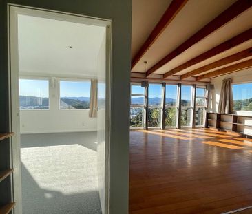 Spacious 2 Bed 2 Bath with Sun, Views & Courtyard - Photo 3