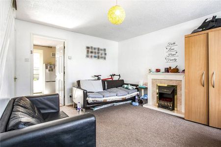 2 bedroom terraced house to rent - Photo 2
