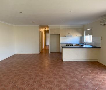 Low maintenance family home - Photo 5