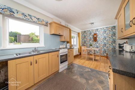 33 Wellington Avenue, Larne, BT40 1EH - Photo 5